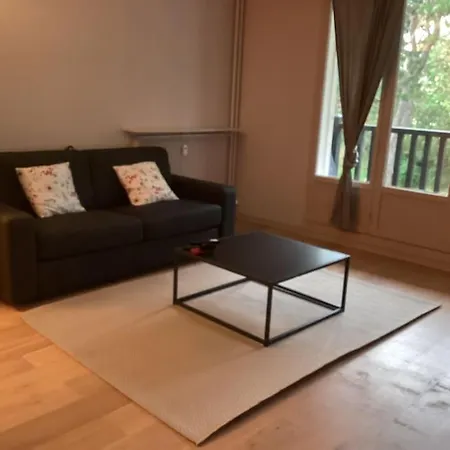 200m De La דירה *